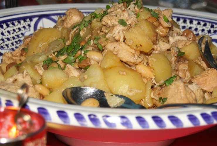 Cuisiner un tajine de poulet aux amandes et noix de cajou à l'autocuiseur