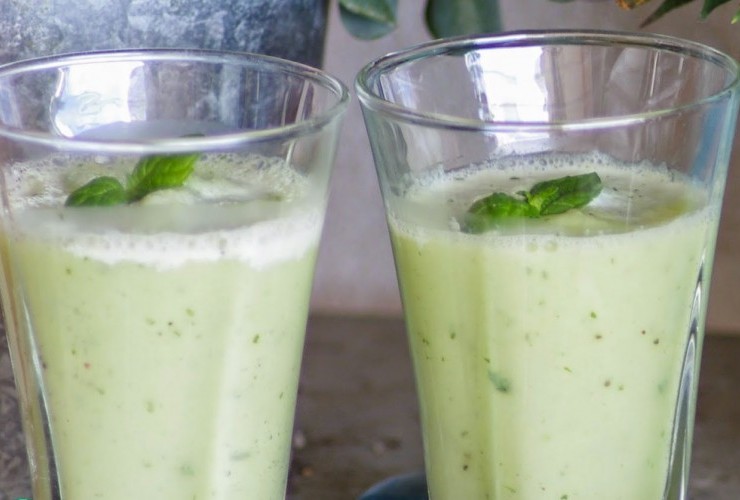 Faire une soupe de concombre chaude au coco et au curry en verrine pour l'apéro